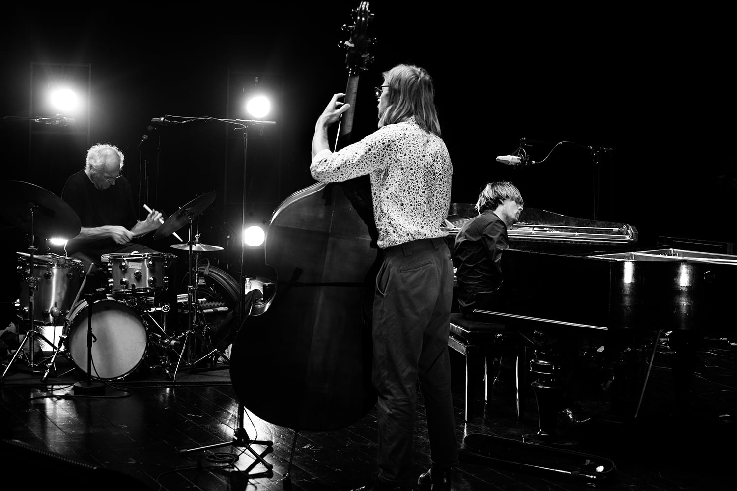 Playing with standards trio with Seppe Gebruers, Nils Vermeulen and Paul Lytton